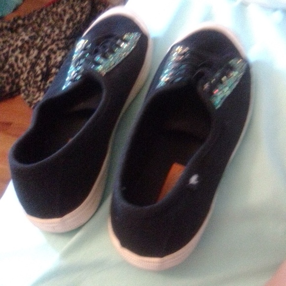 Shoes - Picture 1 of 2